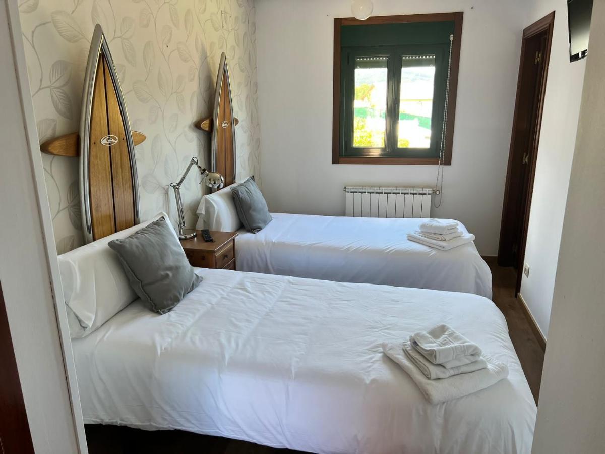 A Cochera Hostel Ферол Екстериор снимка