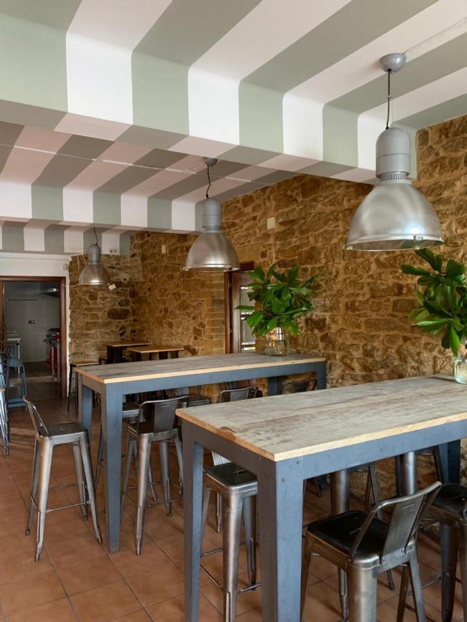 A Cochera Hostel Ферол Екстериор снимка